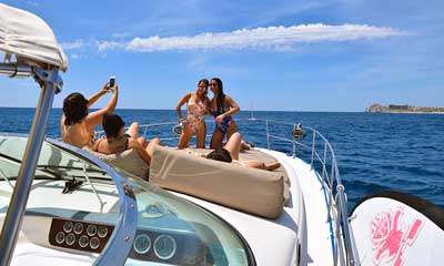 Snorkel tour in a luxury sport yacht Snorkel tour in a luxury sport yacht