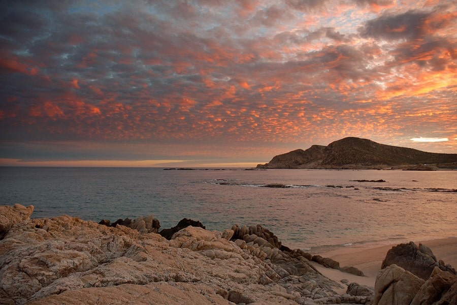 Exploring Chileno Bay: Discover this beautiful bay in the heart of Los Cabos
