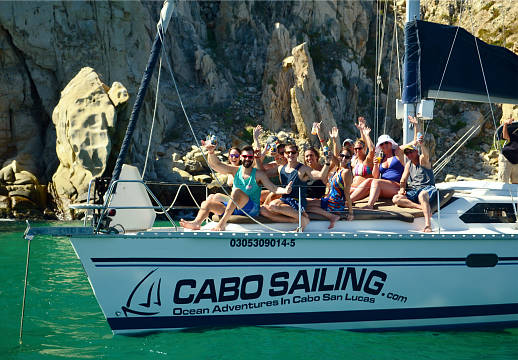 Reserva Velero Privado de 38′ en Cabo San Lucas Reserva Velero Privado de 38′ en Cabo San Lucas