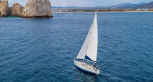 Reservar Velero Privado de 38' en Cabo San Lucas