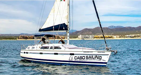 Reservar Velero Privado de 42' en Cabo San Lucas