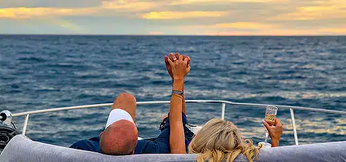 Paseo al Atardecer en Yate o Velero de Lujo en Cabo San Lucas